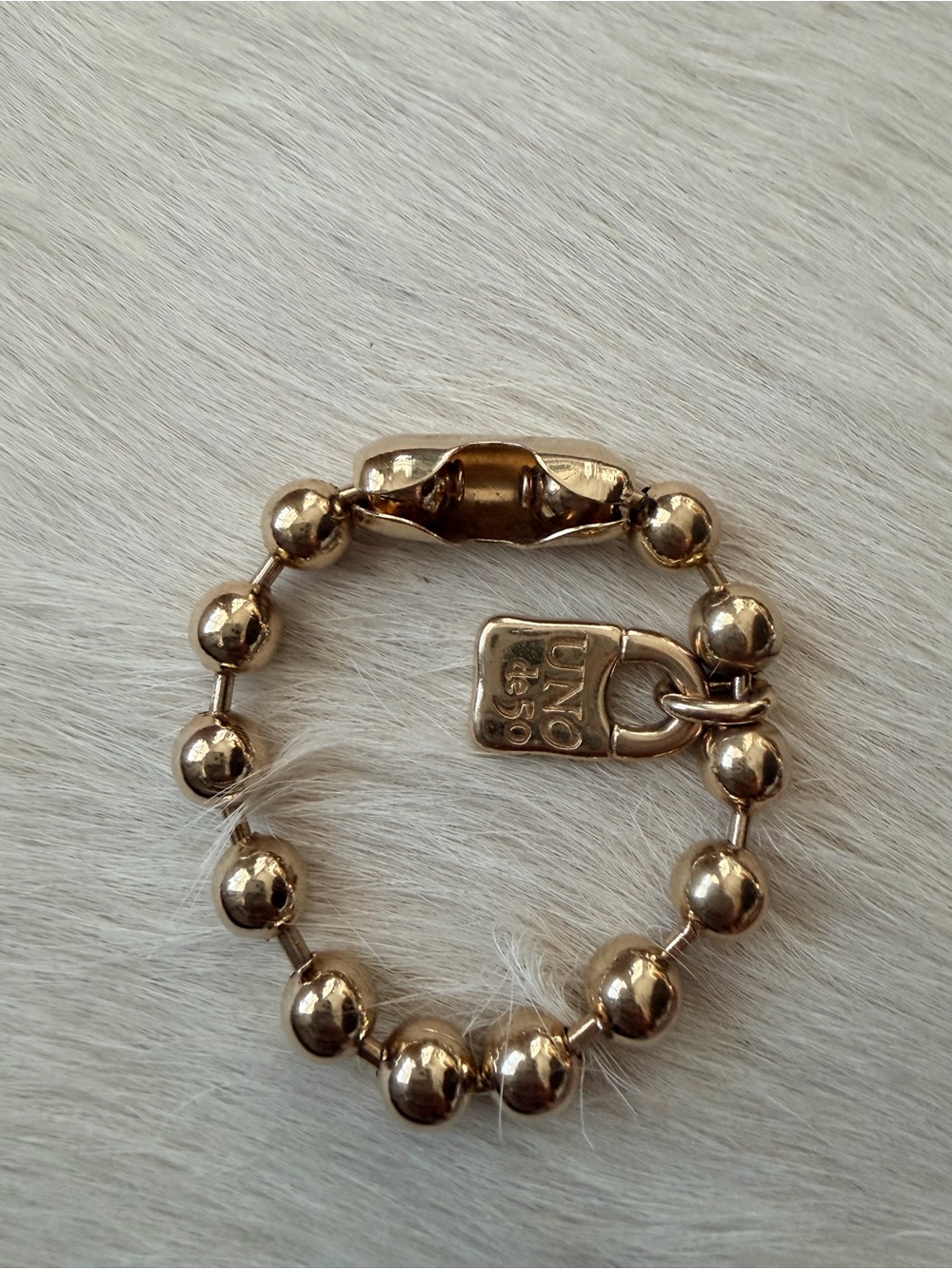 UNO de 50 Gold Bead Bracelet with Logo Tag - Gold - Picture 2 of 3